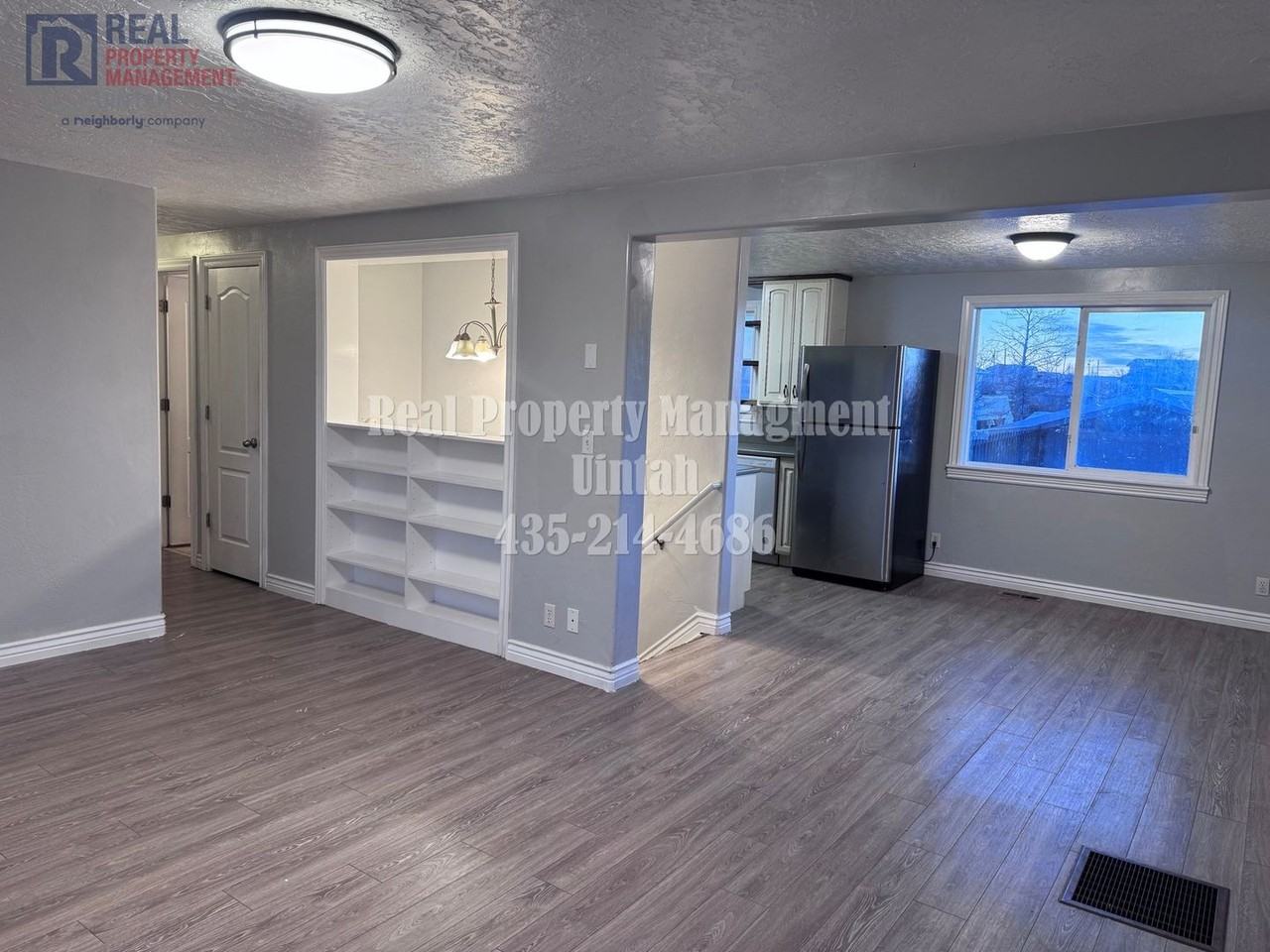 982 N 1930 E - Photo 3 of 26