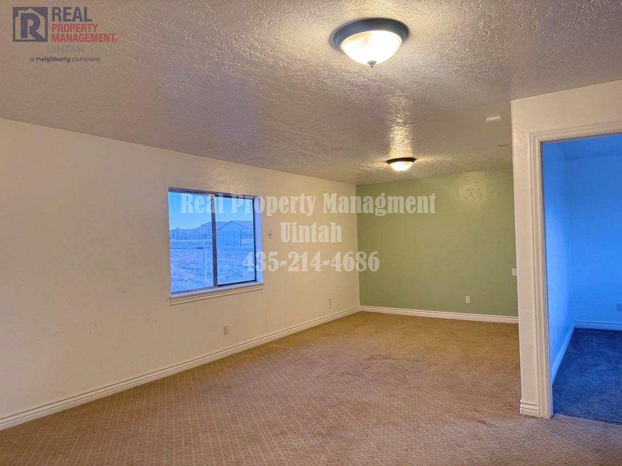 982 N 1930 E - Photo 6 of 26