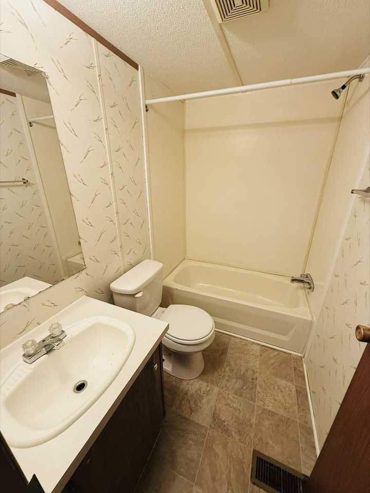 1066 Worthville Rd - Photo 6 of 7