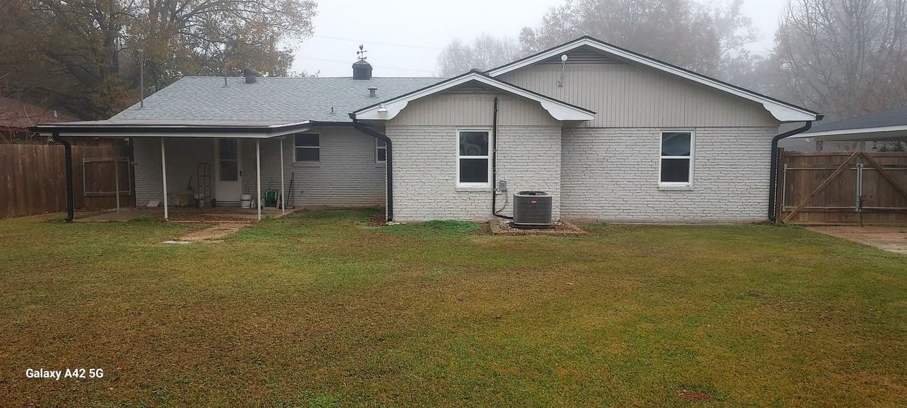 308 Eola Dr - Photo 2 of 18