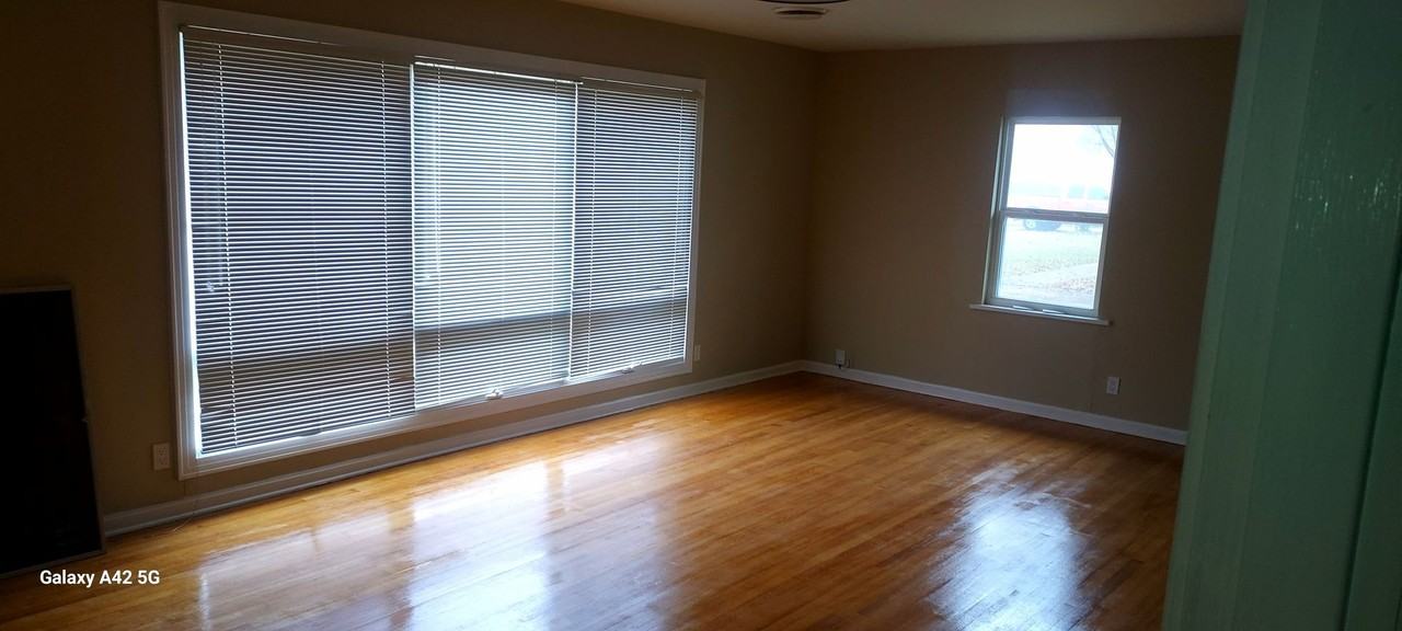 308 Eola Dr - Photo 5 of 18