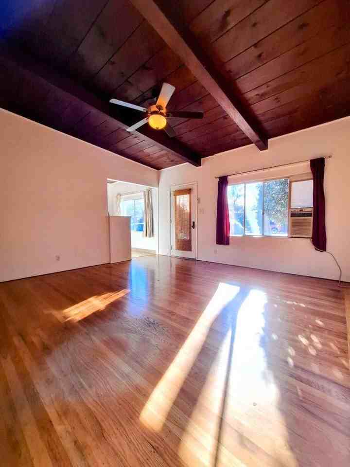 90 Gladys Ave - Photo 3 of 29