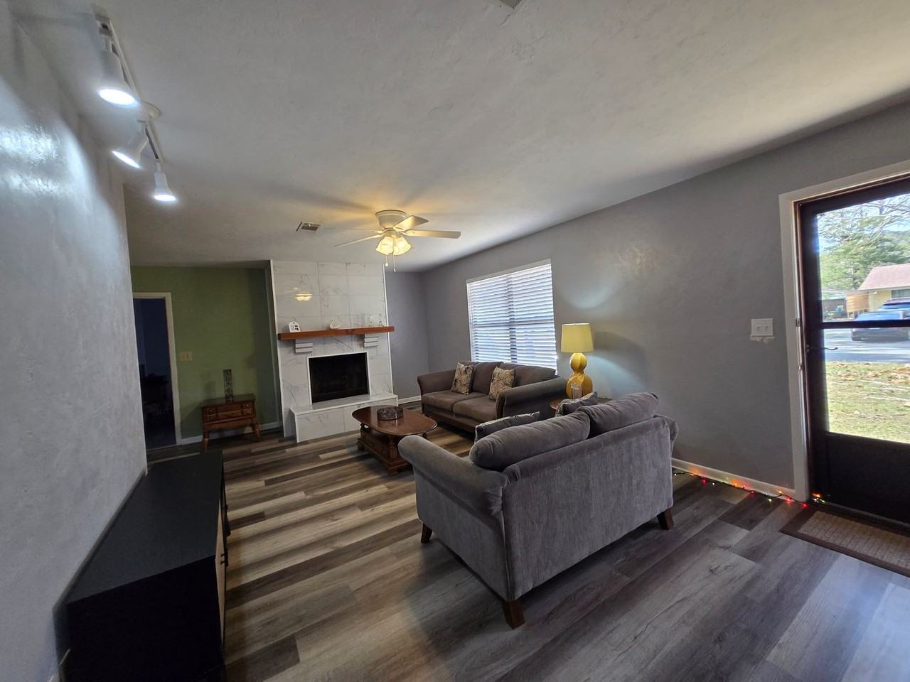 6319 Nw 26th Ter - Photo 4 of 28