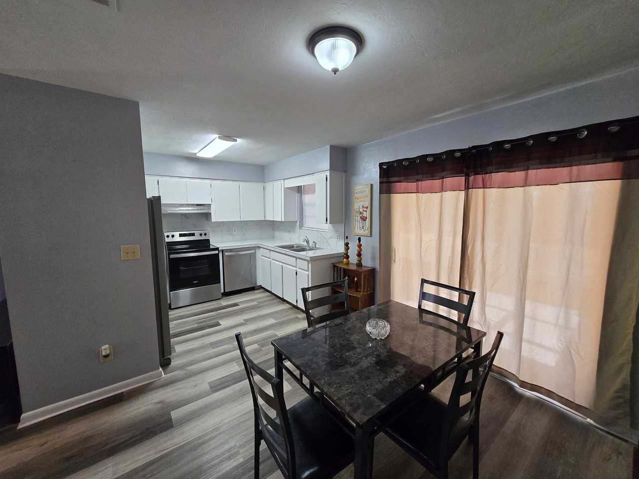 6319 Nw 26th Ter - Photo 5 of 28