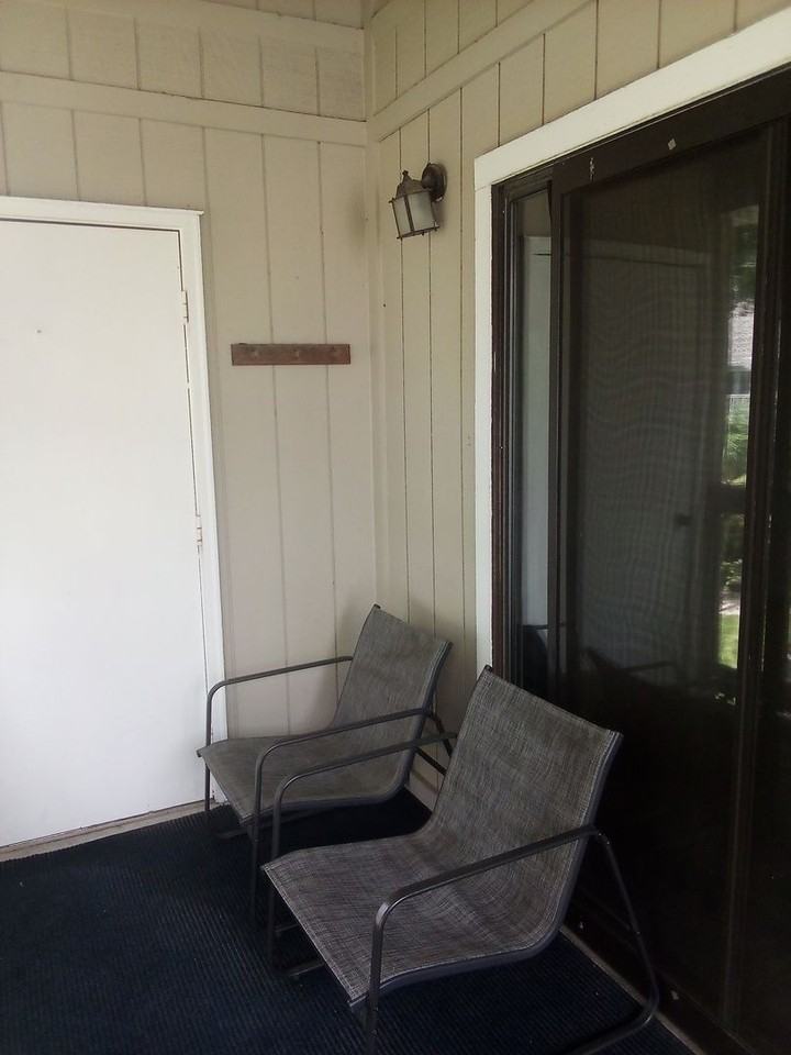 1870 Auburn Ln - Photo 7 of 18