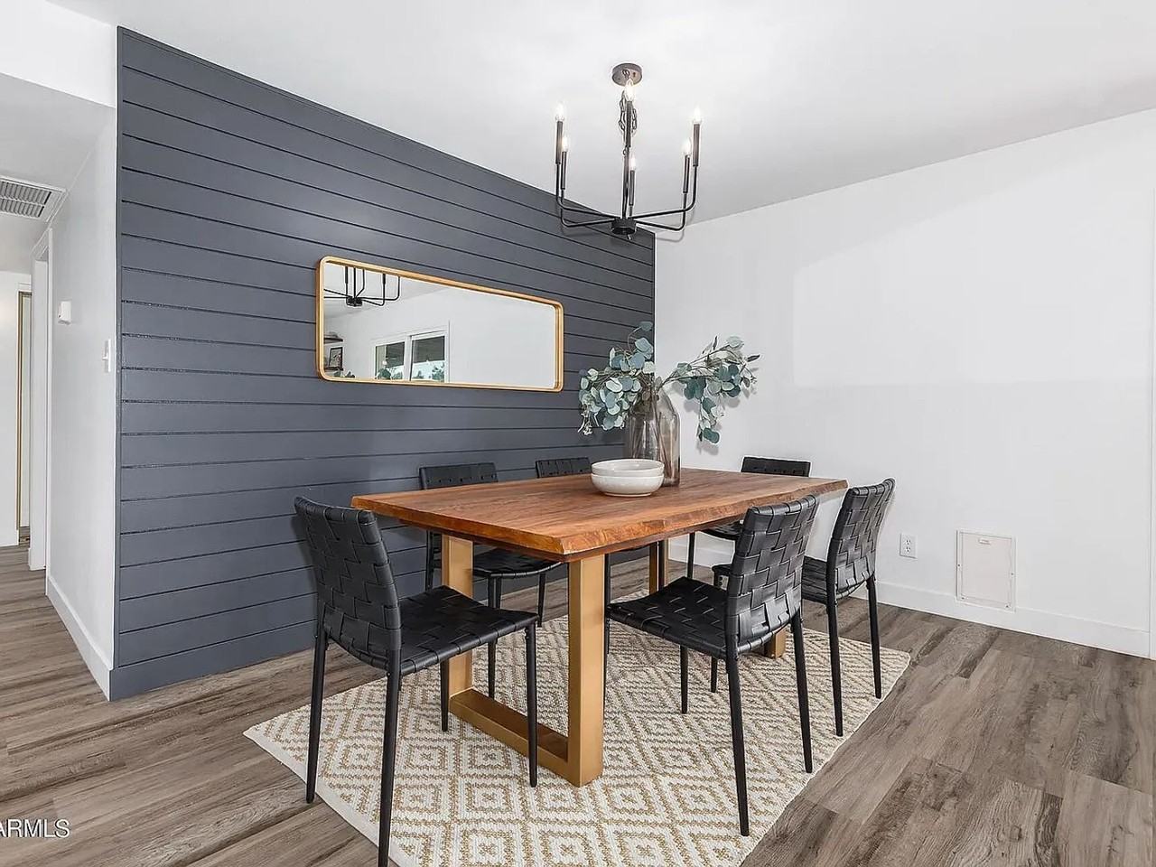 2529 E Commonwealth Cir - Photo 2 of 22