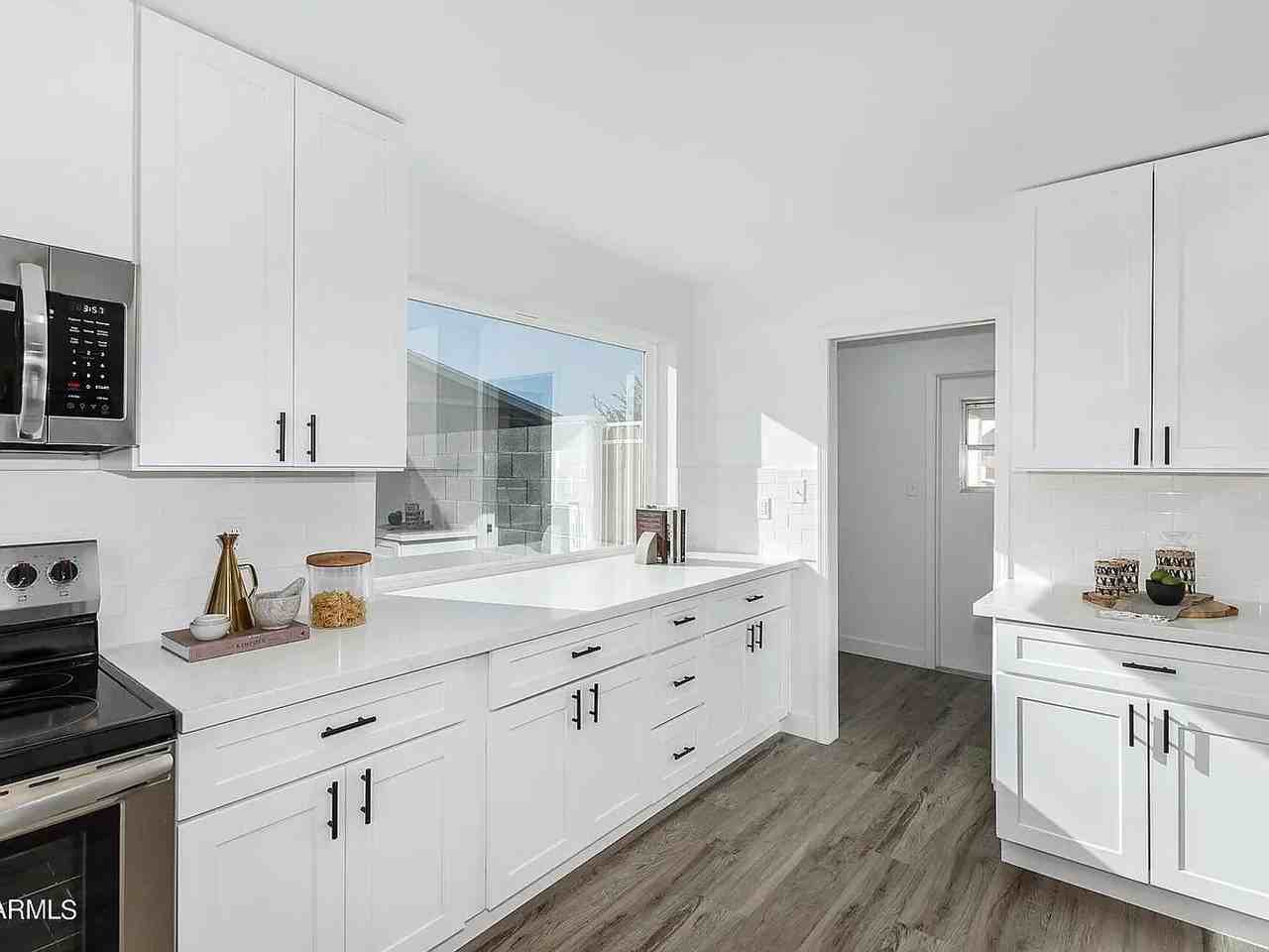 2529 E Commonwealth Cir - Photo 4 of 22