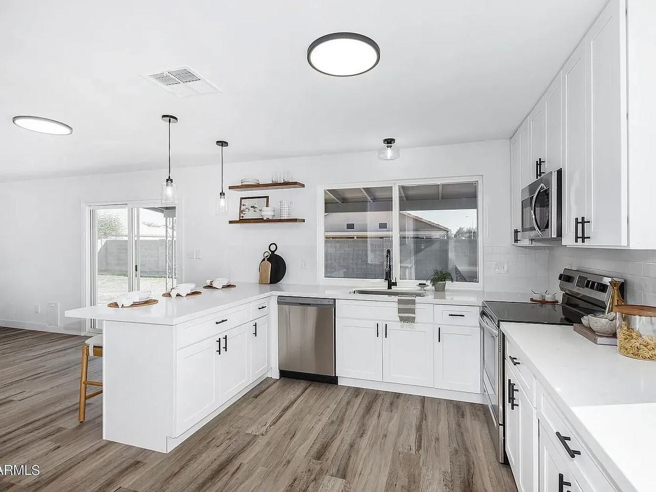 2529 E Commonwealth Cir - Photo 7 of 22