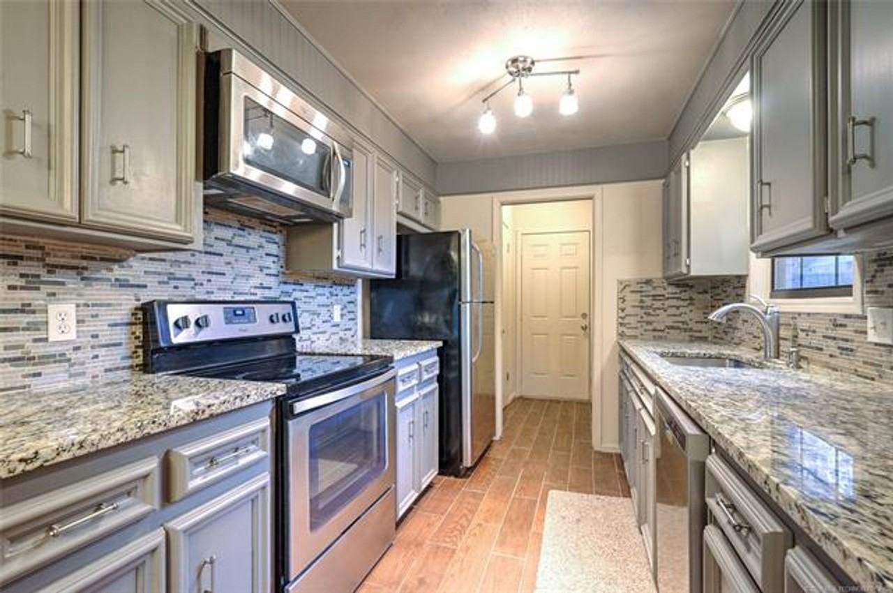 909 N Holly St - Photo 7 of 18