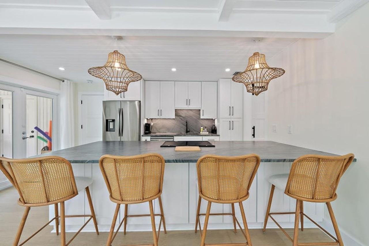 1604 Seabrook Rd - Photo 5 of 25