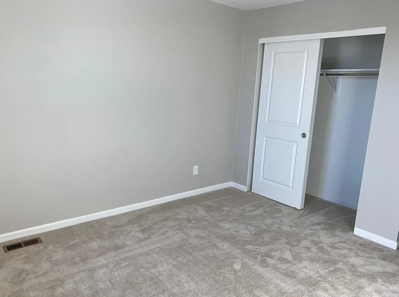 580 W 175th Pl - Photo 4 of 11