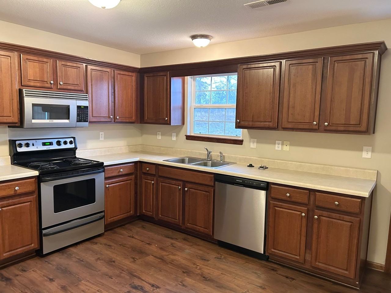 1200 Nw Willow Dr - Photo 7 of 15