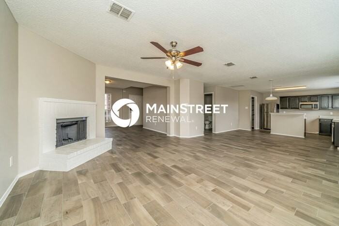 1420 Chesapeake Dr - Photo 4 of 17