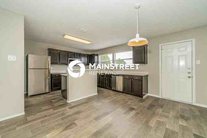 1420 Chesapeake Dr - Photo 6 of 17