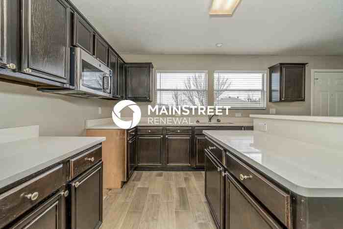 1420 Chesapeake Dr - Photo 7 of 17