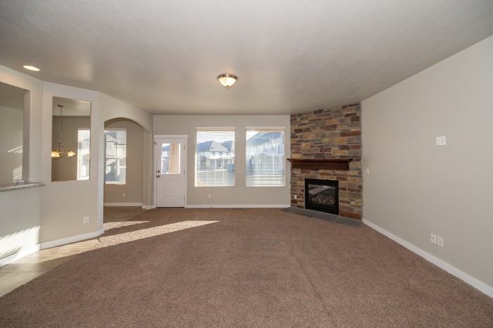 4088 E Oakland Hills Dr - Photo 7 of 39