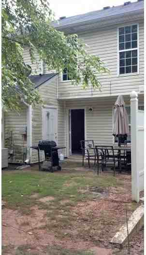 2758 Valley Green Dr - Photo 2 of 13