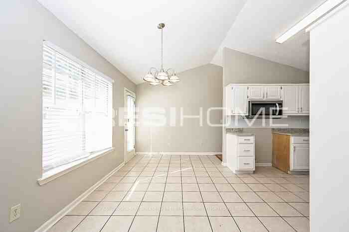 202 Ashton Ct - Photo 5 of 22