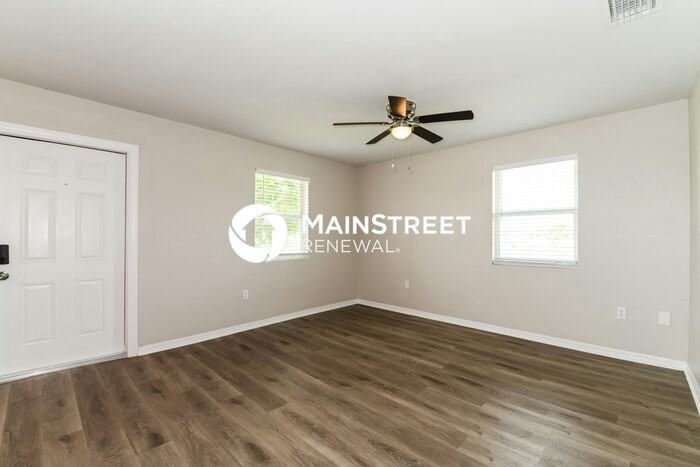 1703 Nw 19th St - Photo 4 of 16