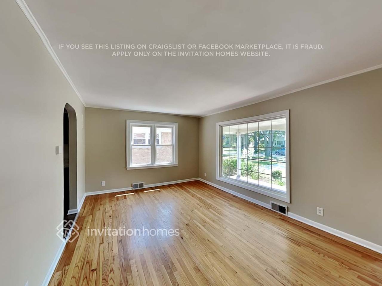 410 Mors Ave - Photo 6 of 22