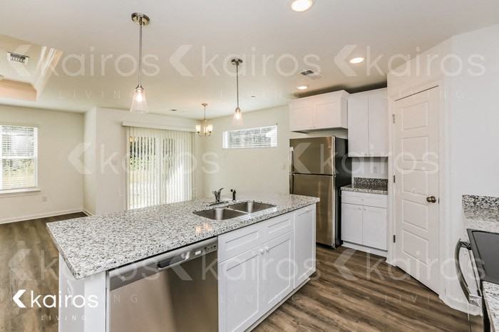 11494 Camden Court Cir - Photo 7 of 17