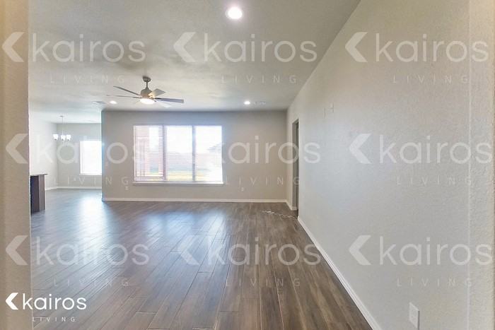 2701 Knoll Dr - Photo 2 of 24