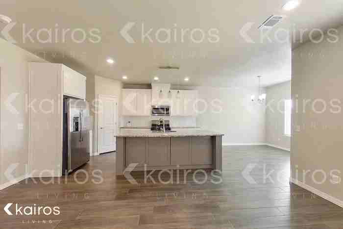 2701 Knoll Dr - Photo 5 of 24