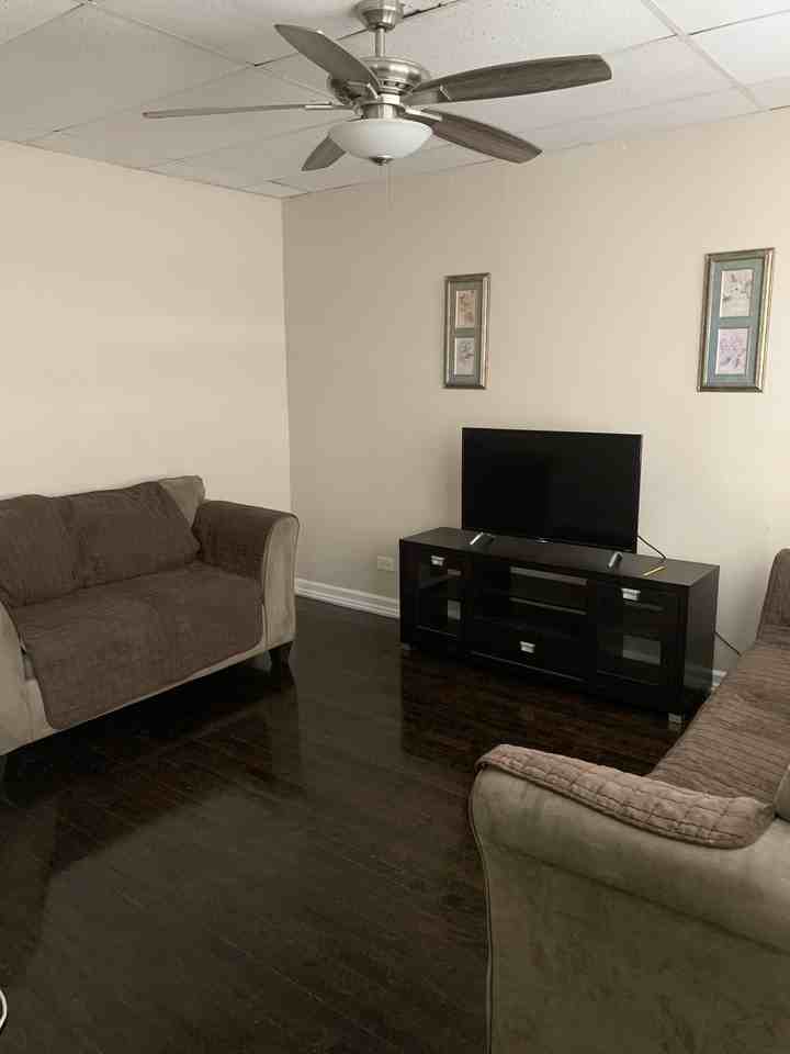 4623 S Whipple St - Photo 2 of 9