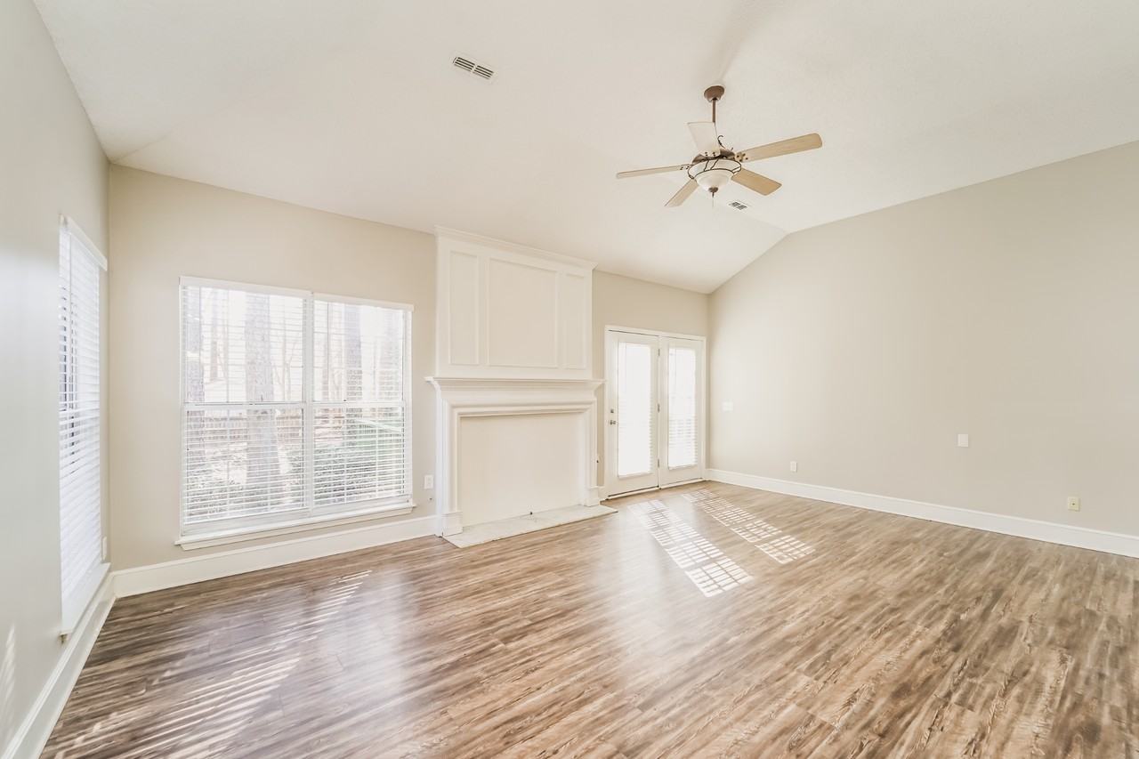 7121 Scuppernong Ct - Photo 4 of 16