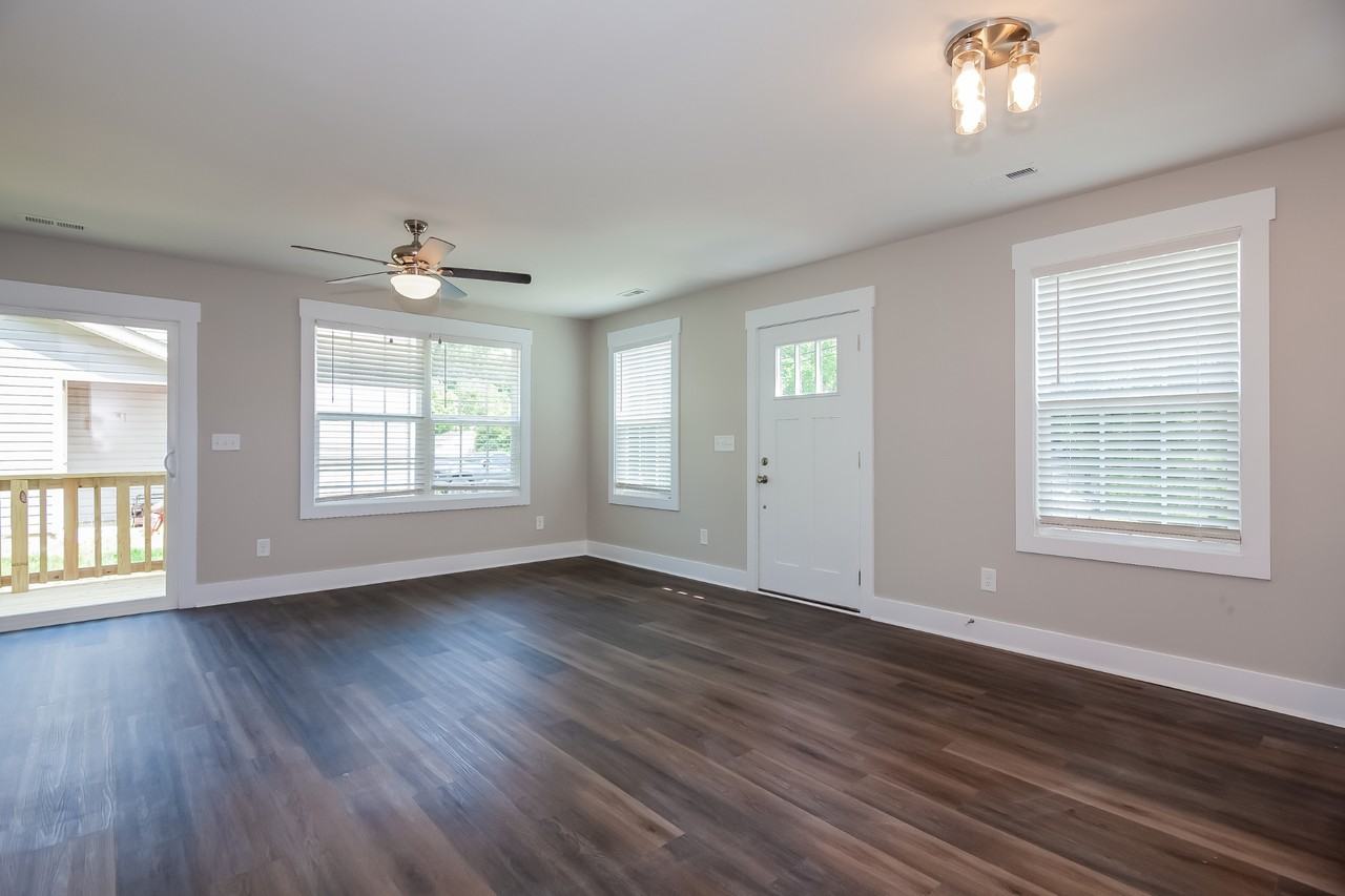 607 N Scruggs St - Photo 3 of 16