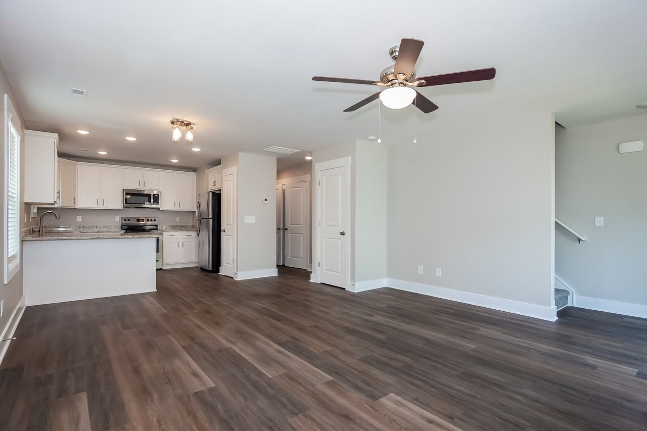 607 N Scruggs St - Photo 4 of 16