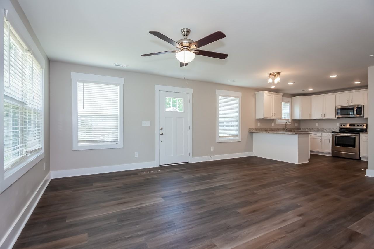 607 N Scruggs St - Photo 5 of 16