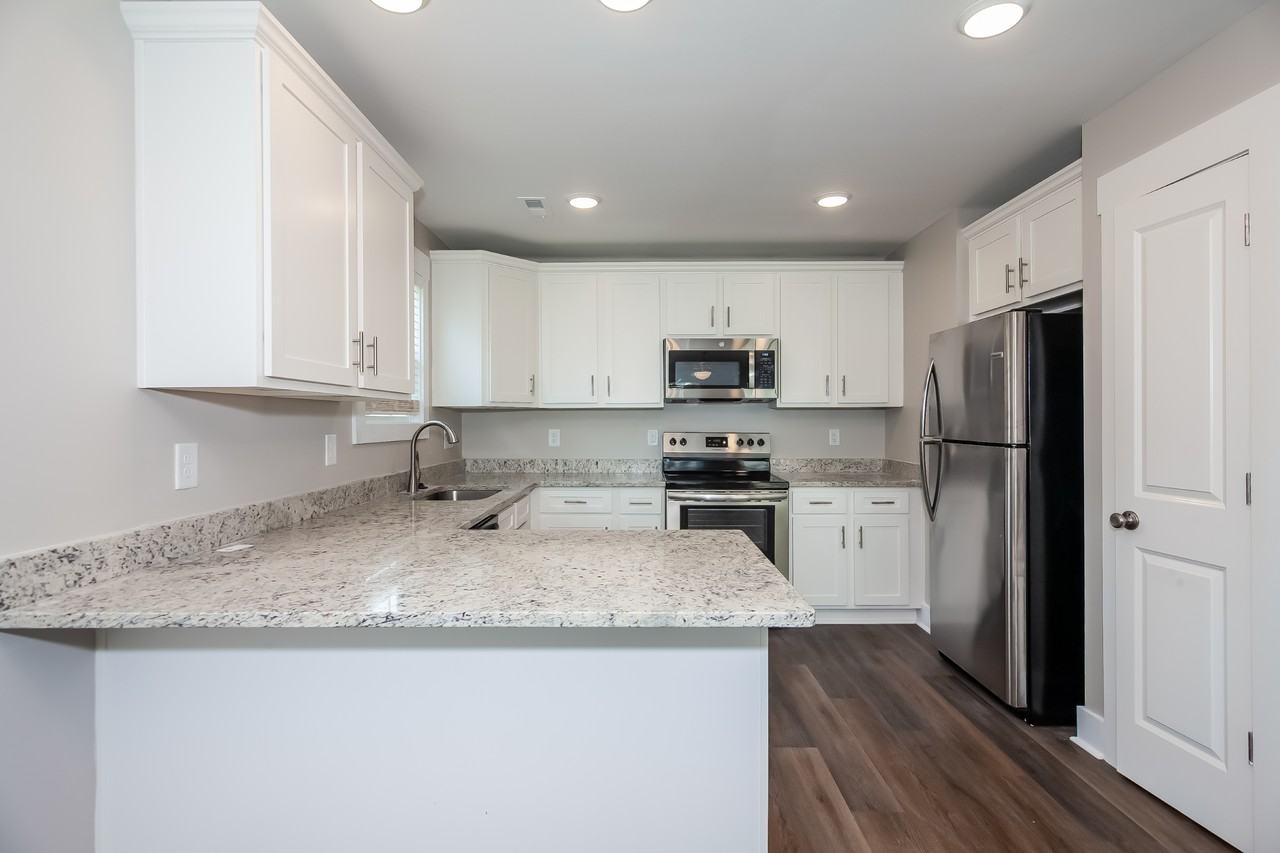 607 N Scruggs St - Photo 7 of 16