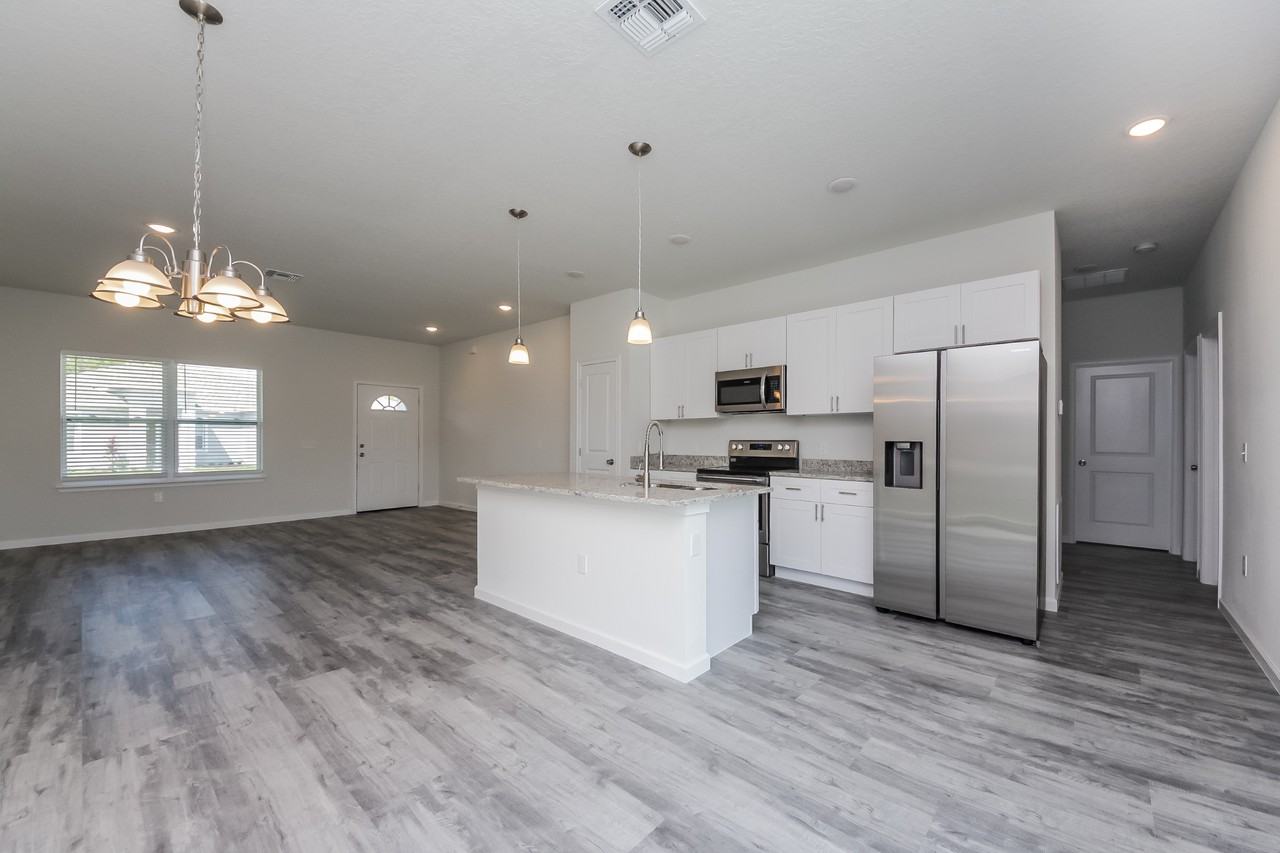 137 Violet Ct - Photo 4 of 16