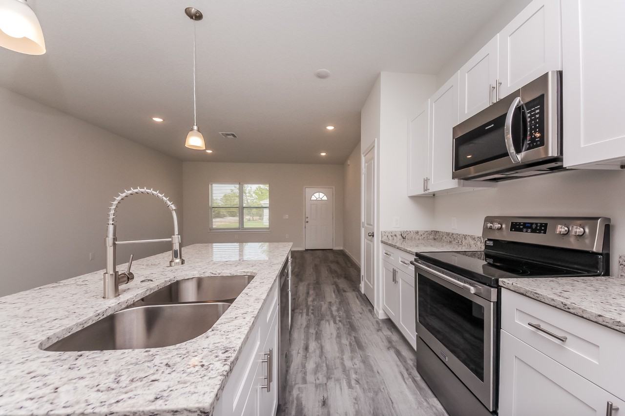 137 Violet Ct - Photo 5 of 16