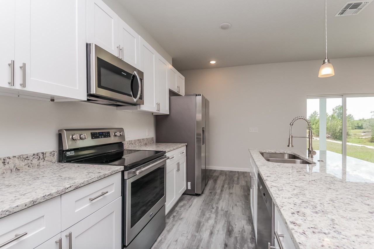 137 Violet Ct - Photo 6 of 16