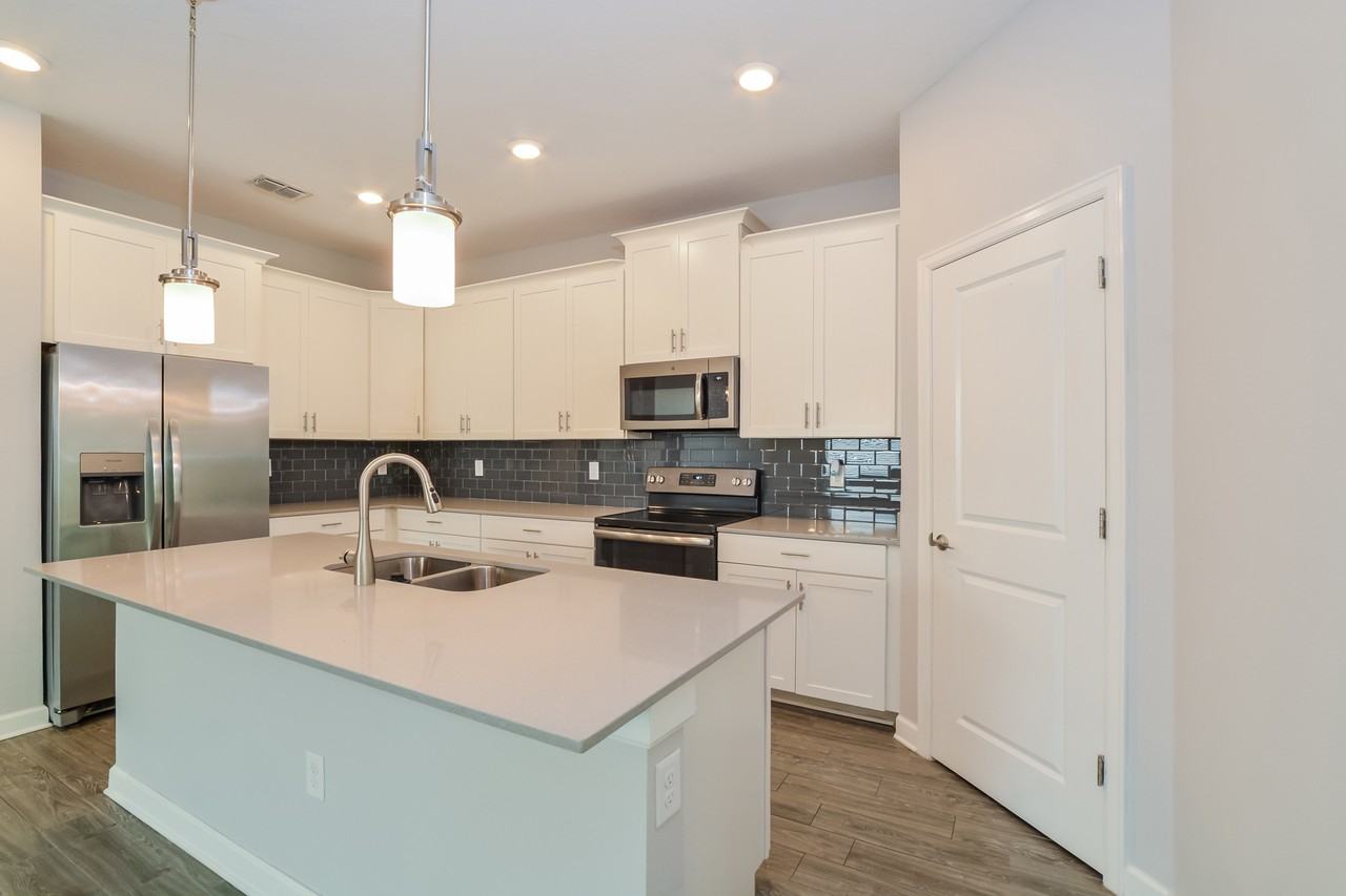 413 Brunswick Dr - Photo 6 of 16