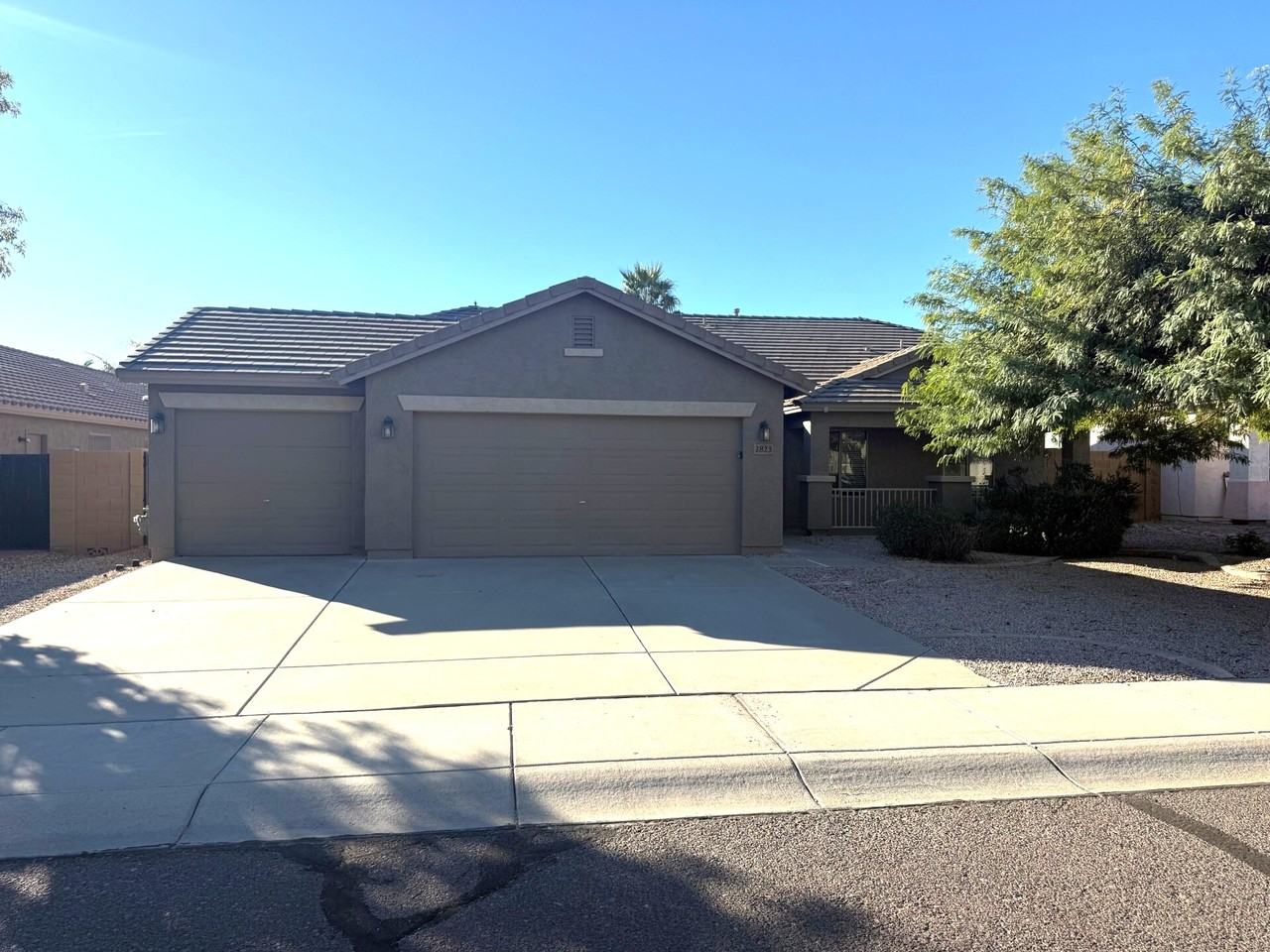 2823 W Goldmine Mountain Dr - Photo 2 of 21