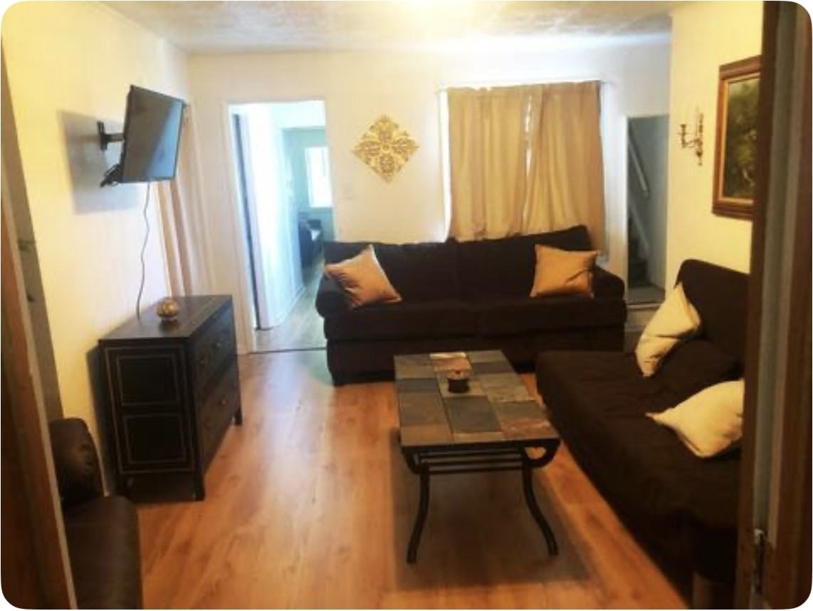 494 Sterling St - Photo 3 of 8