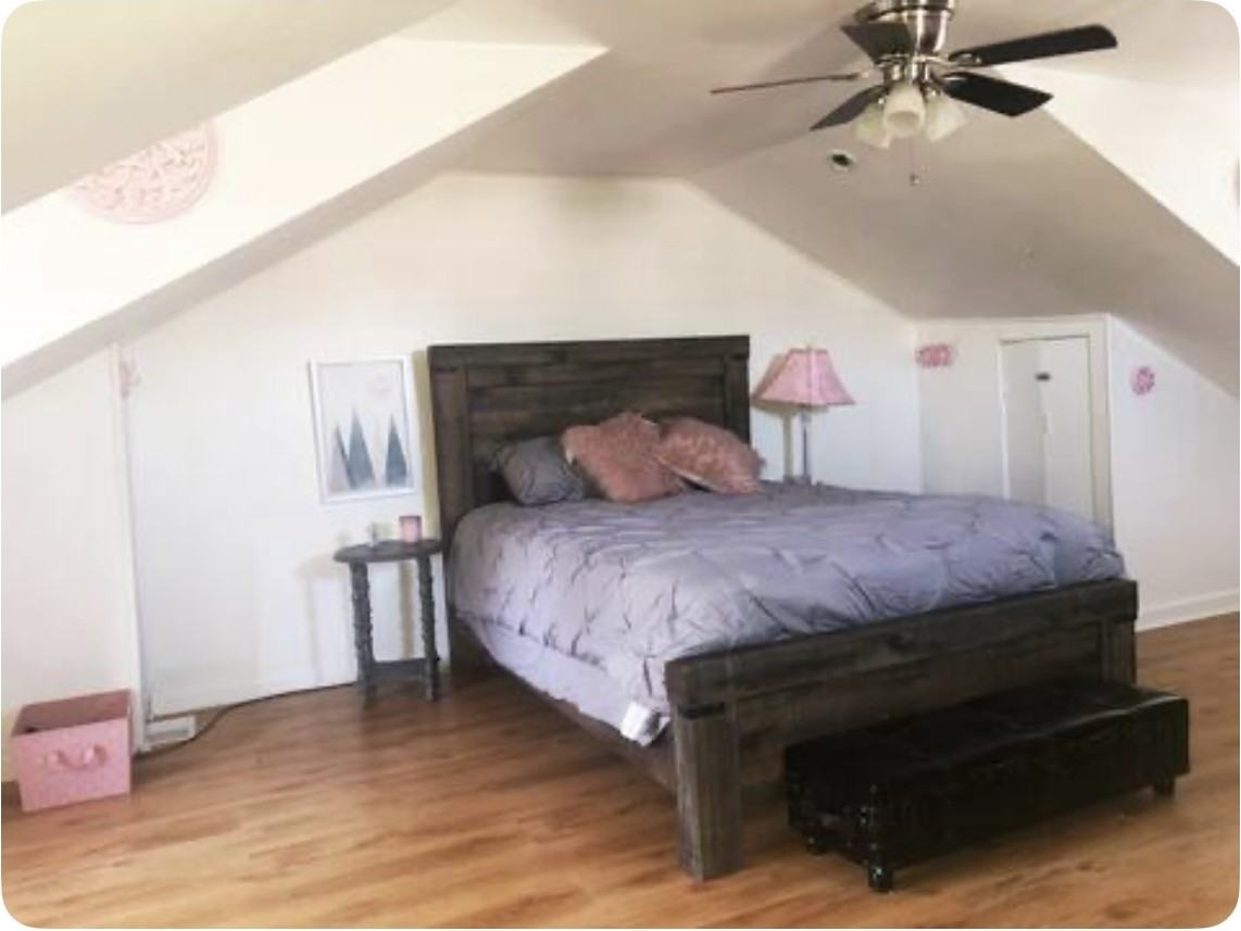 494 Sterling St - Photo 4 of 8