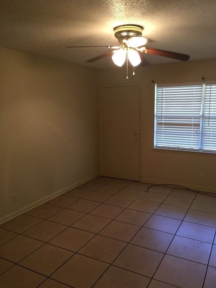 2000 Avondale Dr - Photo 3 of 10