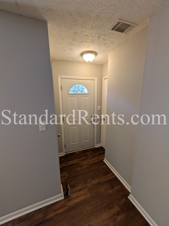 622 Hickory Hollow Ln - Photo 3 of 24