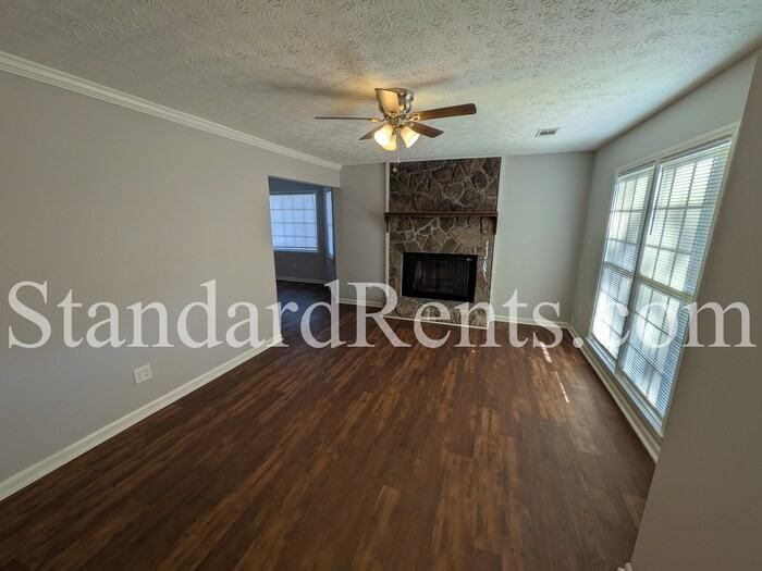 622 Hickory Hollow Ln - Photo 4 of 24