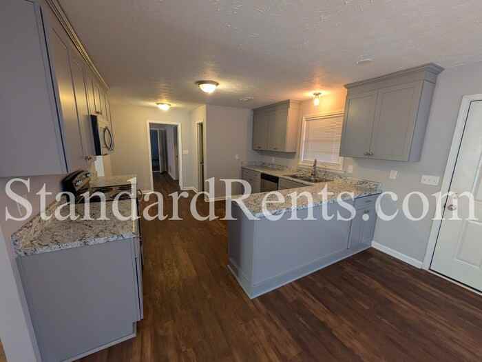 622 Hickory Hollow Ln - Photo 7 of 24