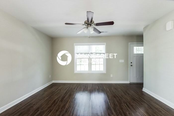 508 Rogers Lake Rd E - Photo 5 of 17