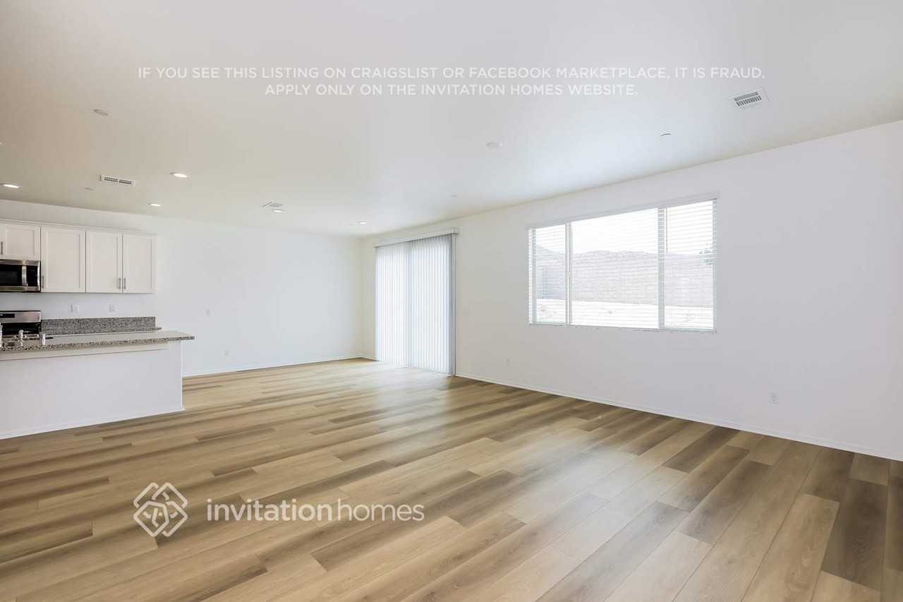 25167 Zircon Rd - Photo 7 of 19