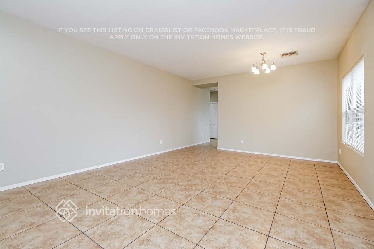 300 S 9th St - Photo 3 of 17