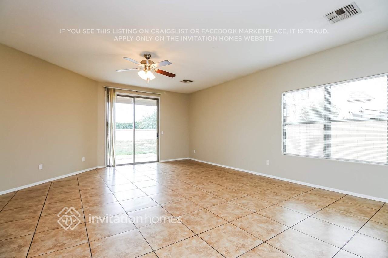 300 S 9th St - Photo 4 of 17