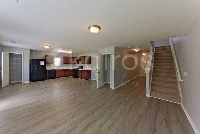 605 Ivy Brook Way - Photo 4 of 21