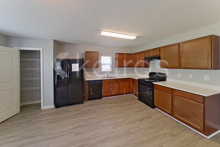 605 Ivy Brook Way - Photo 5 of 21